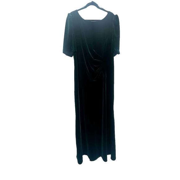 Xscape Evenings Women's Hunter Ruched Puff Sleeve Velvet Gown Size 22W NWOT - Picture 5 of 12